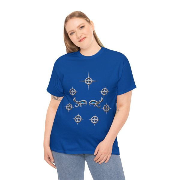 Selune's symbol, a pair of female eyes surrounded by seven silver stars, on a royal blue shirt, on a woman