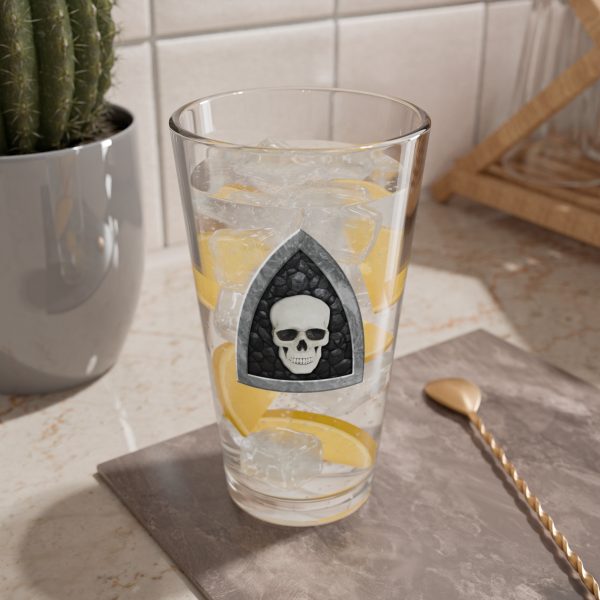 16 oz pint glass with the dnd symbol of Myrkul, fantasy deity of dungeons and dragons, lemonade