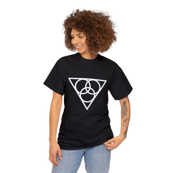 The symbol of Angharradh, three rings on a triangle, on a black shirt worn by a woman