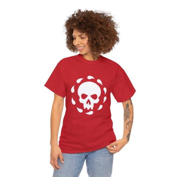 The symbol of Bhaal, a skull circled by drops of blood, on a Red T-Shirt worn by a woman