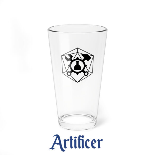 A drinking glass featuring the DnD symbol of the Artificer class