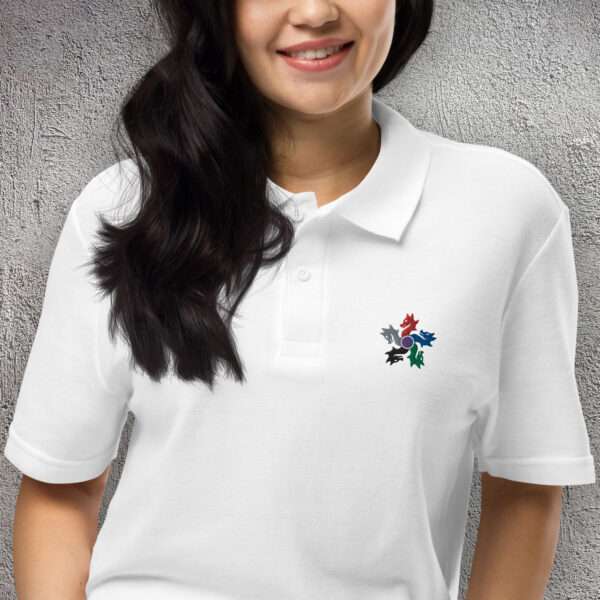 The symbol of Tiamat, a 5-headed dragon, the queen of evil dragons, on a white polo shirt close up