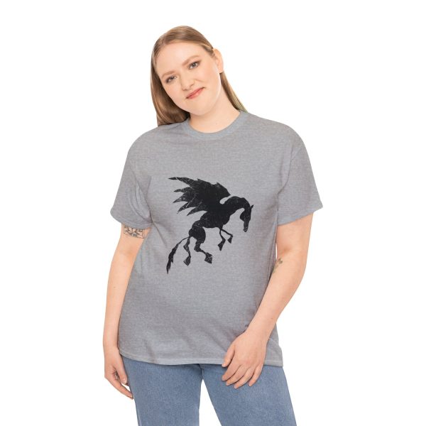 Uthgardt Sky Pony tribe symbol, on a sport gray shirt worn by a woman