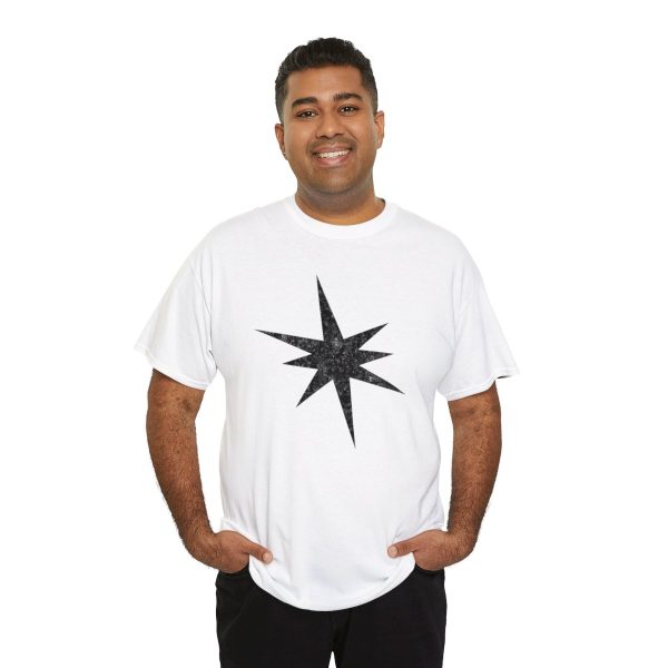 The star ray symbol of Erevan Ilesere, the elven god of mischief and rogue, on a white shirt worn by a man