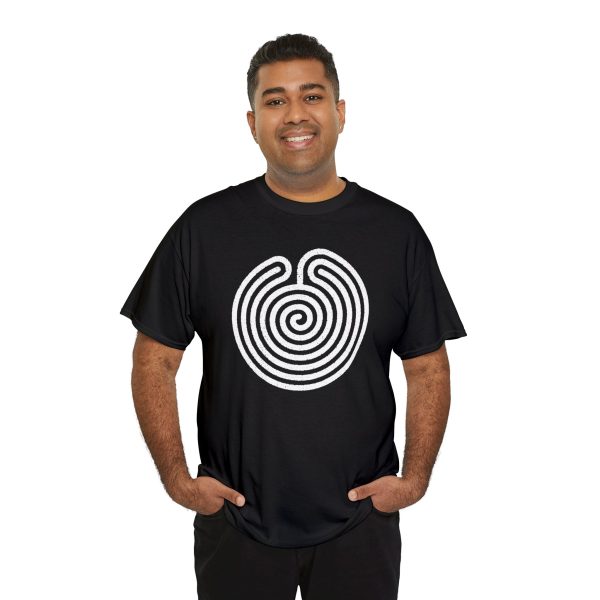 The symbol of Ubtao, a circular maze, on a black shirt worn by a man. The Chult deity in DnD.